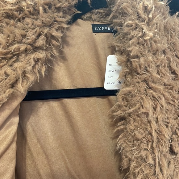 Furry crop jacket with pockets - Picture 2 of 4